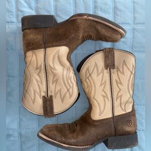 Ariat Tan and Cream Cowboy Boots